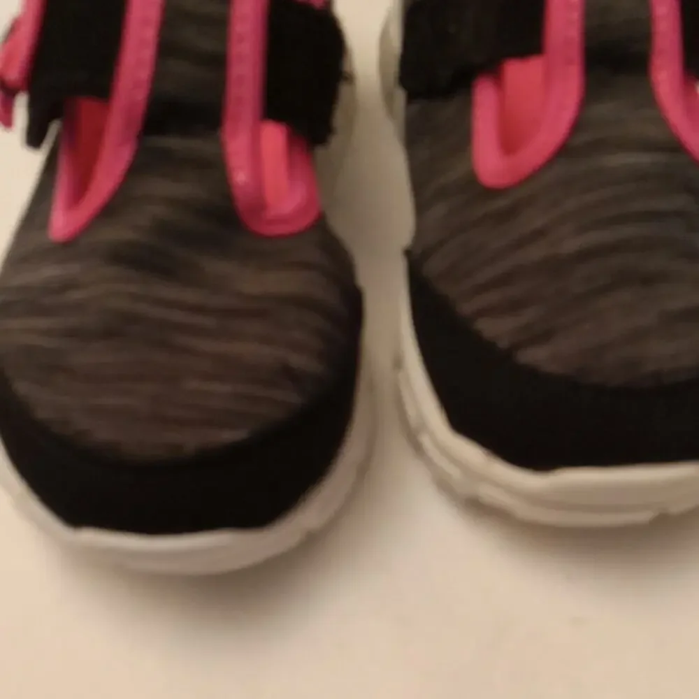 Athletic Works Girls Size 10 Shoes - Pink and Black